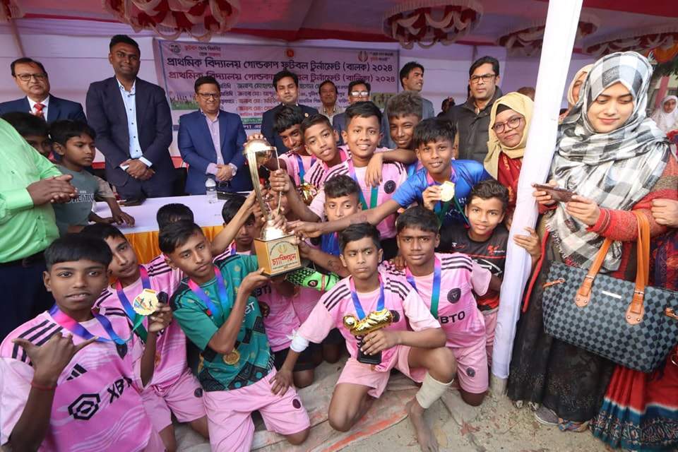 ফরিদপুরে প্রাথমিক বিদ্যালয় গোল্ডকাপ: সদর উপজেলা চ্যাম্পিয়ন